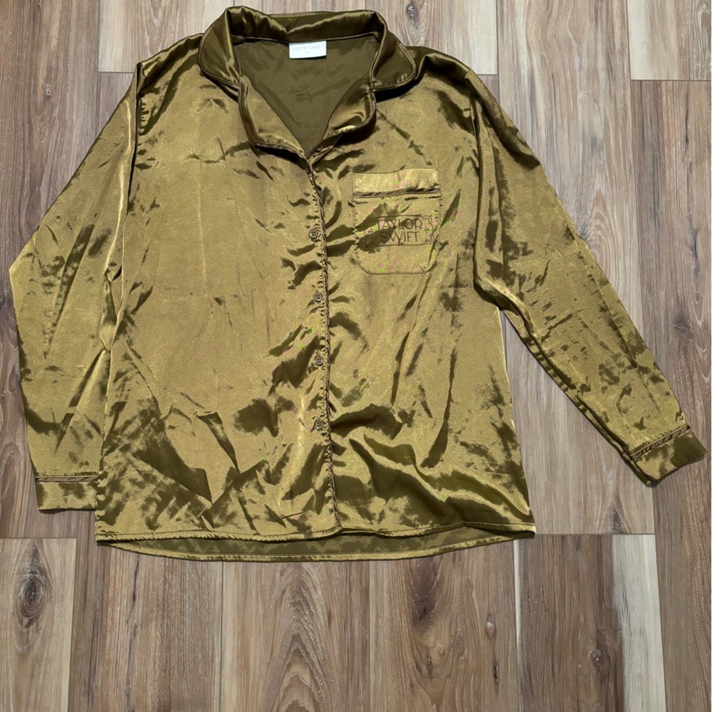 TAYLOR SWIFT - size medium - fearless gold pajamas